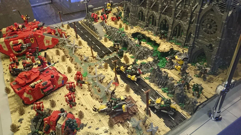 Warzone's LEGO Warhammer 40K Terrain MOC